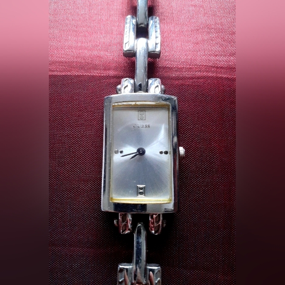 Guess stainless steel wrist watch - Picture 2 of 9